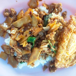 ผัดไทยใบหยกริมสวน