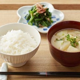 ข้าวสวยและมิโซะ