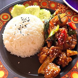 ข้าวกะเพราซอสเผ็ด