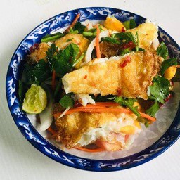 ยำไข่ดาว