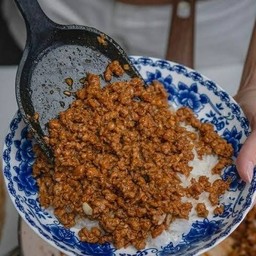 ข้าวหมูสับผัดซีอิ๊ว เด็กๆชอบ