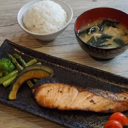 แซลมอนสเต็กเซ็ต