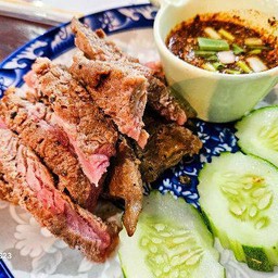 เนื้อย่างจิ้มแจ่ว