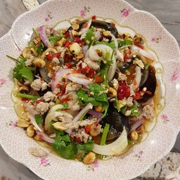 ยำไข่เยี่ยวม้า