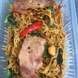 มาม่าขี้เมาเบคอน