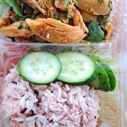 ข้าวน้ำตกไก่อบโอ่ง