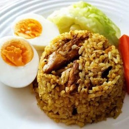 ข้าวผัดไตปลา+ไข่ต้ม