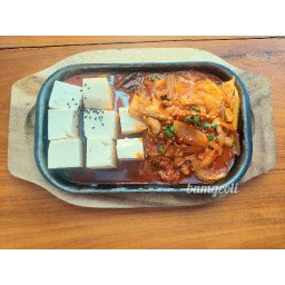 ดูบูกิมจิ 두부 김치 Tofu with pork stir fried kimchi