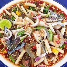 ยำปูม้า (2ตัว) +ไหลบัว+ หมูยอ