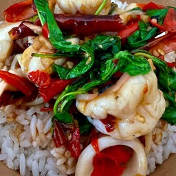 กะเพรา หมึก ,กุ้งราดข้าว