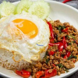 ข้าวกะเพรา+ไข่ดาว