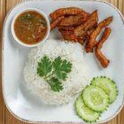 ข้าวหมูแดดทอดน้ำพริกกะปิ
