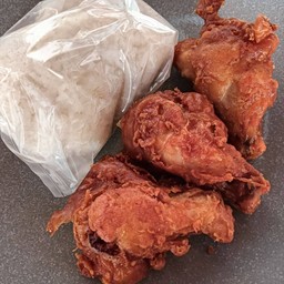 น่องไก่ทอด+ข้าวเหนียว