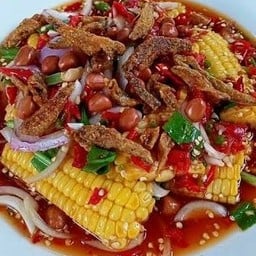 ยำข้าวโพดปลากรอบ