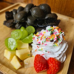 วาฟเฟิลฮ่องกงครีมโคลนผลไม้รวม