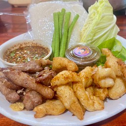 ชุดสองเกลอ หมูทอด+ไก่ทอด ข้าวเหนียว อิ่มนัวๆ