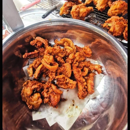 ข้าวเหนียวหนังไก่ทอด