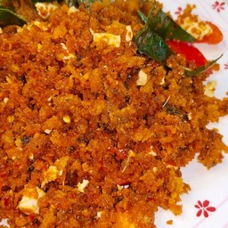 ปลาดุกฟูผัดพริกขิงไข่เค็ม
