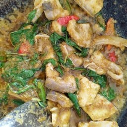 ข้าวราดผัดฉ่าปลาฉลาม