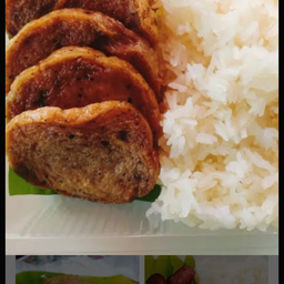 ข้าวเหนียวหมูยอทอด