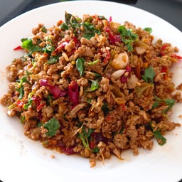 คั่วกะเพราหมู(กับข้าว)