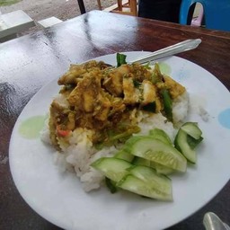 ข้าวราดผัดฉ่าปลา