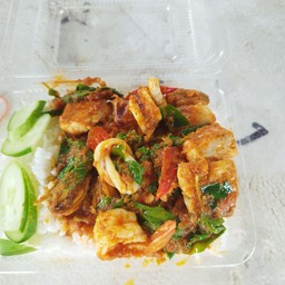 ข้าวผัดพริกแกงทะเล