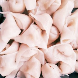 เกี๊ยวปลาลวกจิ้ม + น้ำจิ้มซีฟู้ดรสเด็ด