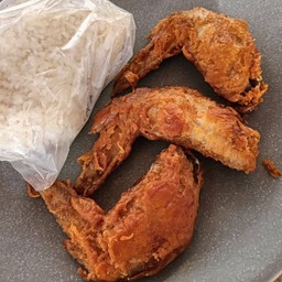 ปีกไก่ทอด+ข้าวเหนียว