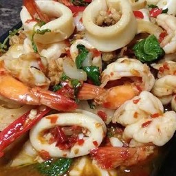 ผัดกระเพราทะเล /แบบกับข้าว