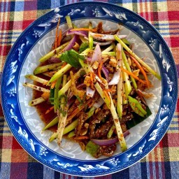 ยำมะม่วงปลากรอบ(พริกป่นสูตรหน้าโรงเรียน)