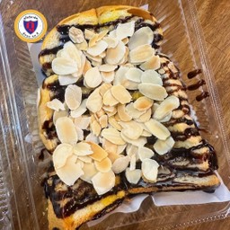 ขนมปังปิ้งเนยอัลมอนด์ช็อกโกแลต