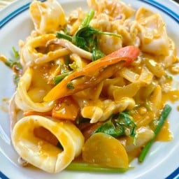 หมึกผัดไข่เค็ม