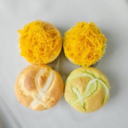 ชิฟฟ่อนมะพร้าว (ไม่มีไส้) 4 ชิ้น