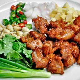 แหนมซี่โครงหมู - Deep Fried Sour Pork Spare Ribs