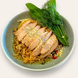 ยำมาม่าคอหมูย่างนัว