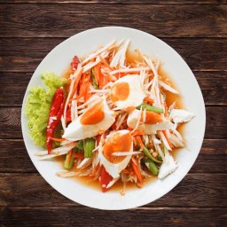 ส้มตำไทยไข่เค็ม