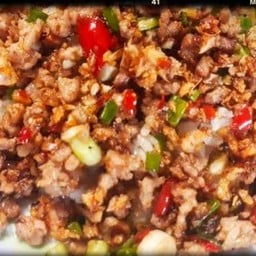 หมูสับคั่วพริกเกลือราดข้าว