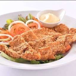 สลัดปลาทอด