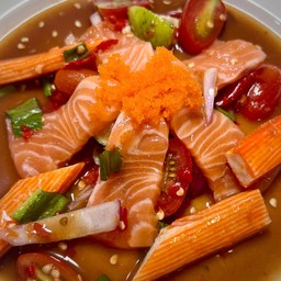 ยำแซลมอนปูอัดไข่กุ้ง