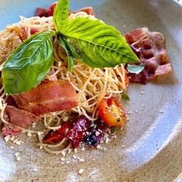 Spaghetti with bacon and chili