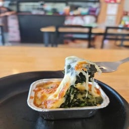 ผักโขมอบชีส