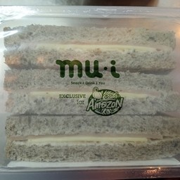 แซนวิชงาดำแฮมชีส ( มูอิ )