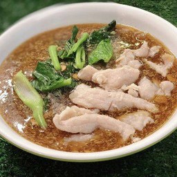 ราดหน้าหมูหมัก