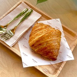 PLAIN CROISSANT