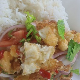 ข้าวยำไข่ดาว