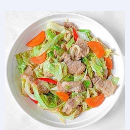 ผัดกระหล่ำปลีราดข้าว