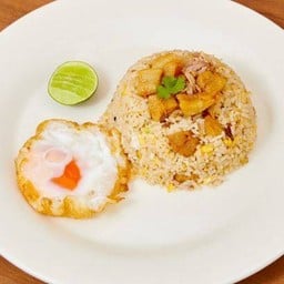 ข้าวผัดไข่กากหมูไข่ดาว
