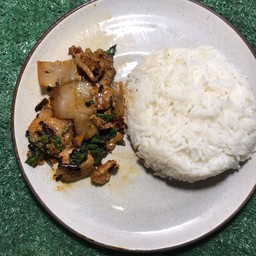 โปรโมชั่น กระเพราคอนโด ฟรีน้ำ 1 แก้ว