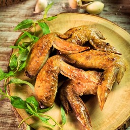 แพรวชิกเก้น (Grilled chicken wing)
